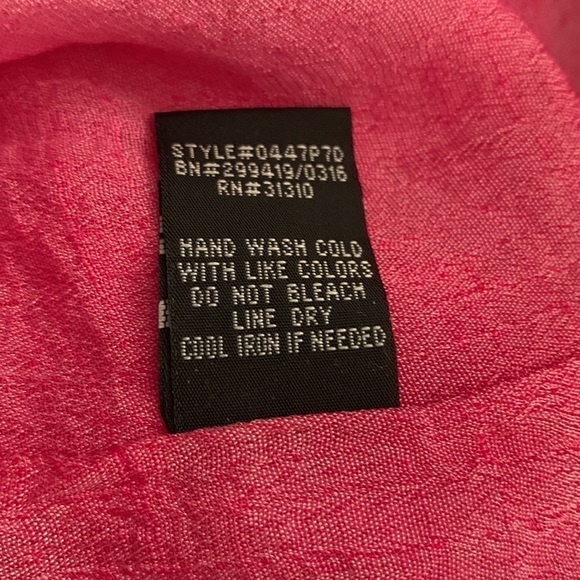 NWT AGB Pink & White Crepe Cold Shoulder  Blouse Size M #006 - Picture 7 of 10